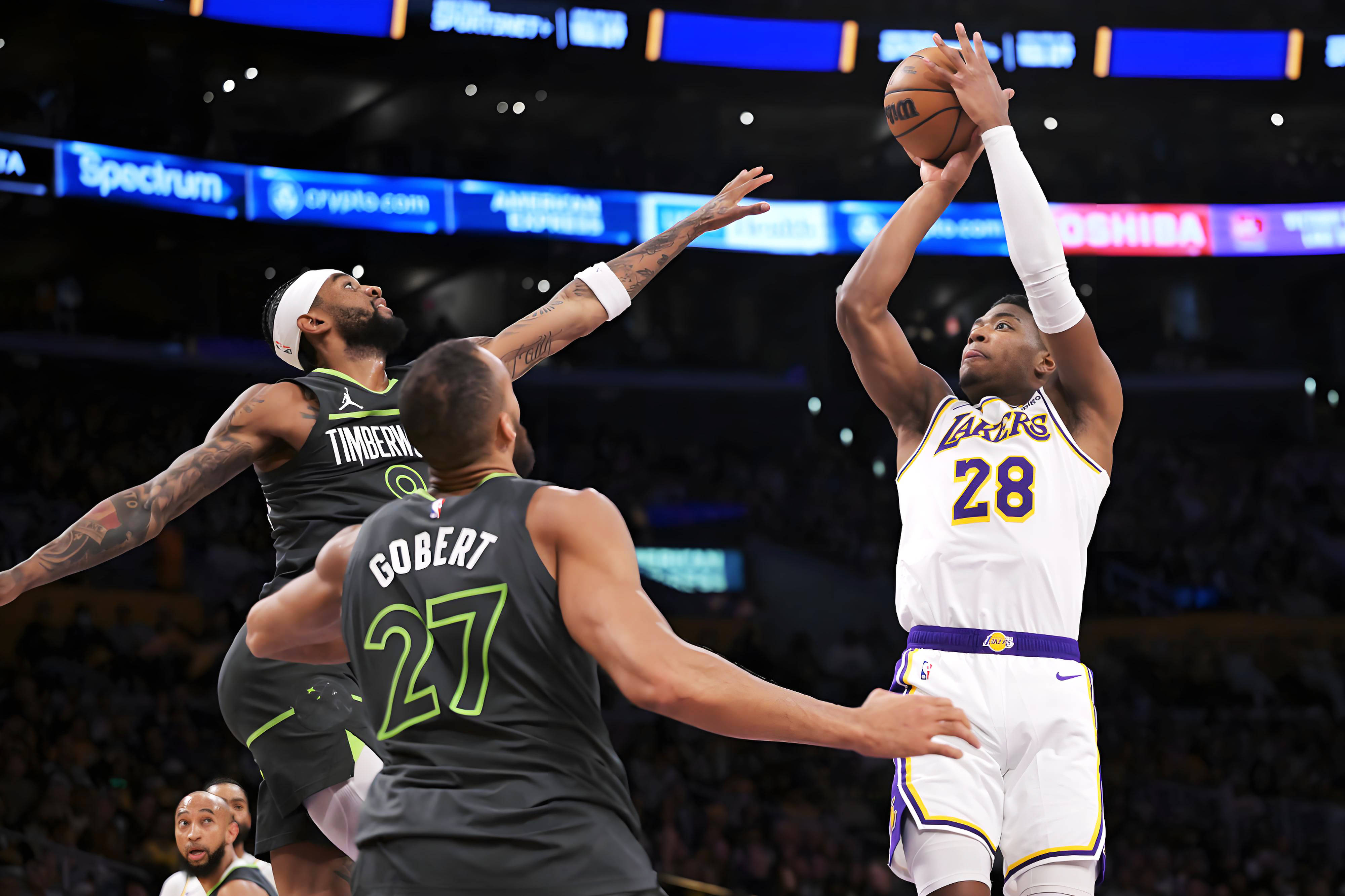 包含加时末段体能课后，芝加哥公牛造点机会备战NBA季后赛，更衣室稳定，控场能力受关注的词条