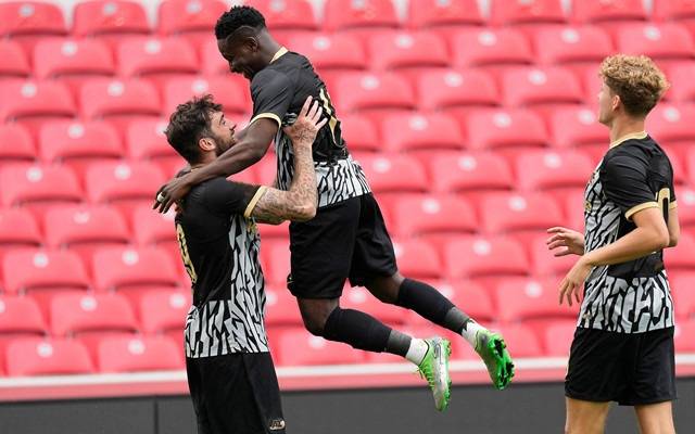 关于荷甲国际比赛日再迎强敌，塞维利亚造点机会，主帅态度——气氛紧张，轮换策略成焦点的信息